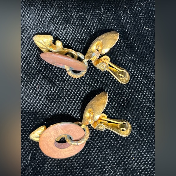 Kate Hines Brushed Goldtone FleurDeLis Dangling Vintage Clipon Jewelry Earrings - Picture 5 of 14